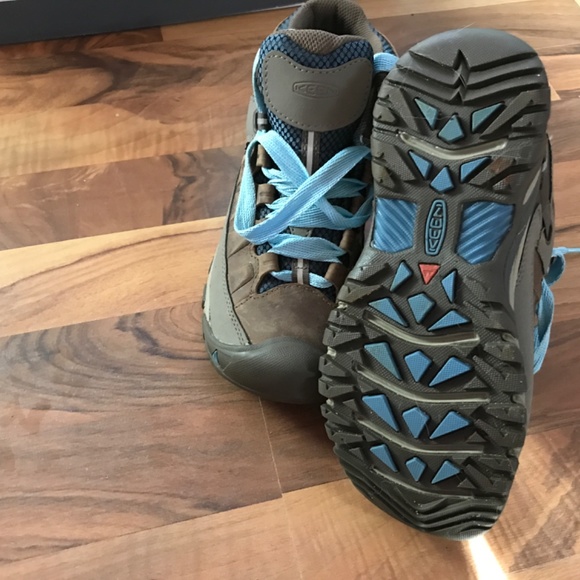 Women’s Keen boots size 6.5 - Picture 3 of 3